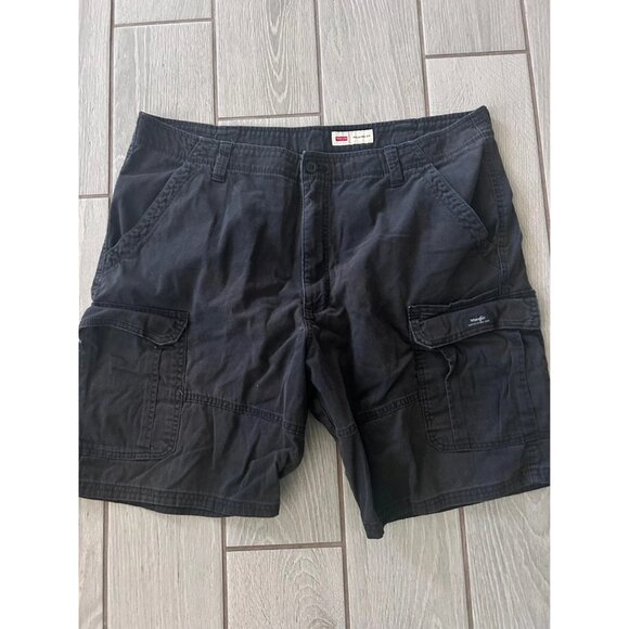 Wrangler men’s black cargo shorts - Picture 1 of 3
